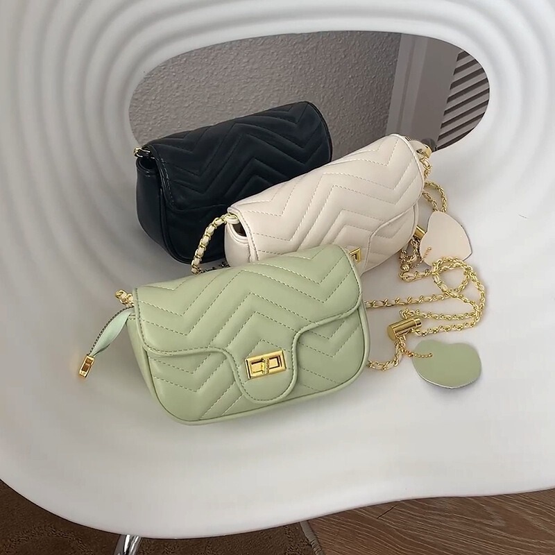 Fashionable Versatile Ins-Style Crossbody Bag for Women, New Autumn Trendy Quilted Chain Bag, Chanel-Style Small Square Bag, Single Shoulder Small Bag Fashionable Versatile Ins-Style Crossbody Bag for Women, New Autumn Trendy Quilted Chain Bag, Chanel-Style Small Square Bag, Single Shoulder Small Bag