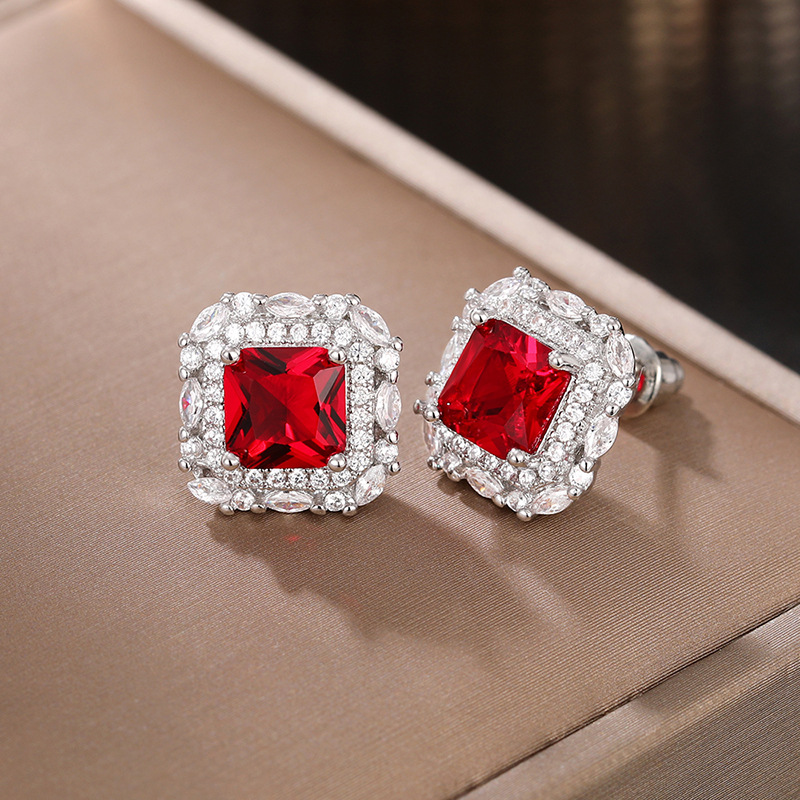 Zircon Crystal Stud Earrings For Men And Women Elegant Style_voghion.com