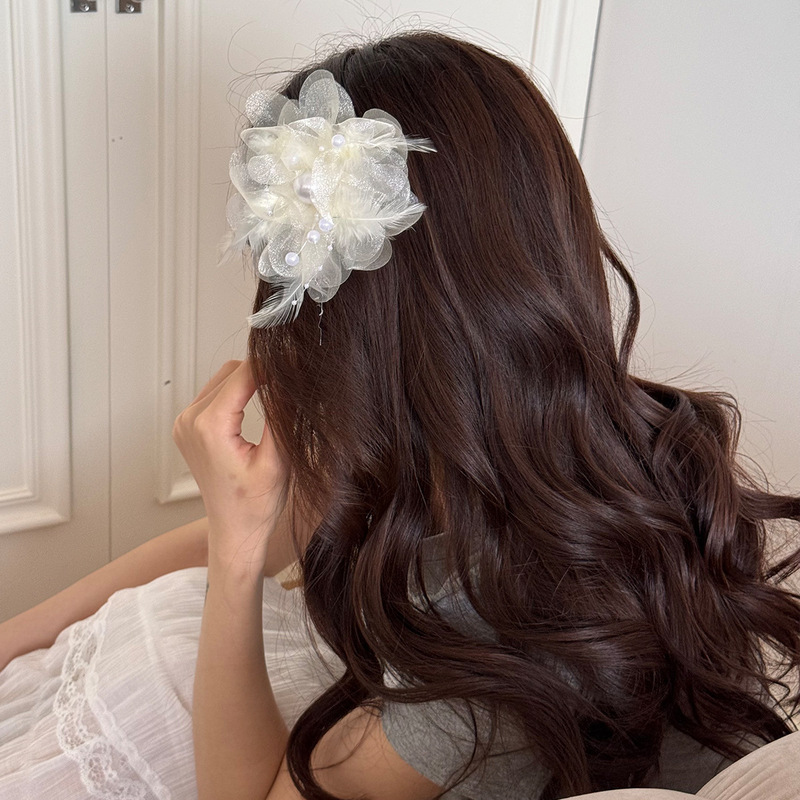 ホワイトパールフェザーフラワーグリッパー女性用2025新しいハイエンドヘアピン後頭部気質サメクリップヘッドバンド|undefined