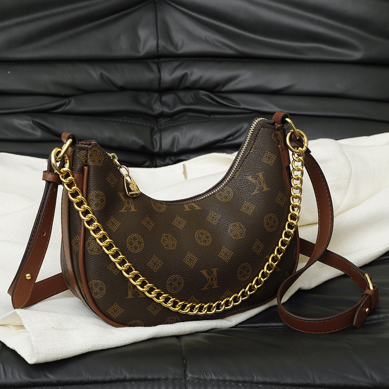 Borsa a spalla vintage crescent con monogramma e catena_voghion.com