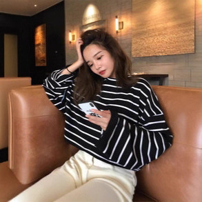 Black and White Stripesd 2025 Autum New Korean Style Loose Lazy Style Contrast Stripesd Casual Long-Sleeved T-Shirt Tops Trendy Black and White Stripesd 2025 Autum New Korean Style Loose Lazy Style Contrast Stripesd Casual Long-Sleeved T-Shirt Tops Trendy