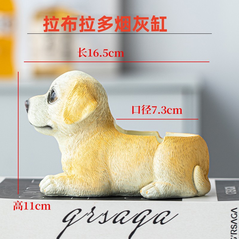 래브라도 누워있는 개(뚜껑 없음)