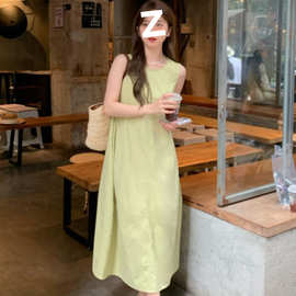 韩系显瘦小清新绿色背心连衣裙女夏季2026新款中长款休闲宽松裙子