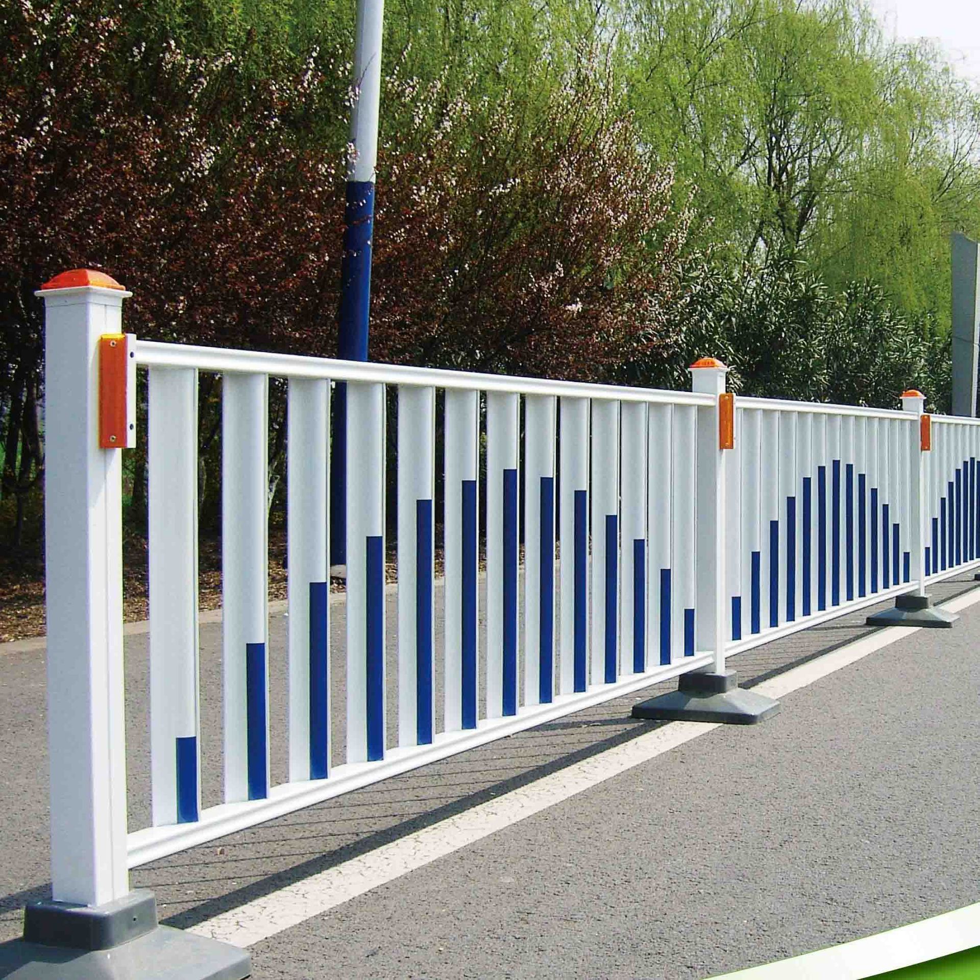 厂家制作铁道街道不锈钢金属围栏、可来图来样、安全防撞护栏