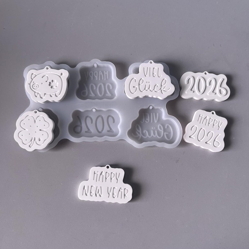 新年小猪吊坠挂件硅胶模具小猪祝福语2026挂牌钥匙扣石膏滴胶模具|undefined