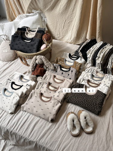 Children's Home Wear: Boys' and Girls' Pajama Sets, Fleece-Lined, Thickened, All-in-One Fleece with Printed Design, Perfect for Keeping Babies Warm at Home