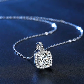 戒指;项链;耳钉