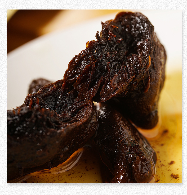 Nine Steamed Nine Sun Dried Polygonatum Ready to Eat Huang Jing 200g Bottle in use