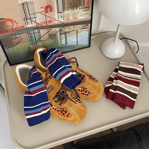 Boneless Retro Color-blocked Socks for Women and Men - Fall/Winter Medium Calf Socks, Gender-neutral, Colorful, Brown, Winter Long Cotton Socks, Zhuji