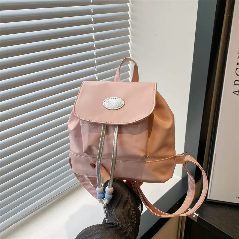 2025新款复古时尚纯色双肩包女包冬季洋气休闲潮简约出游小背包潮