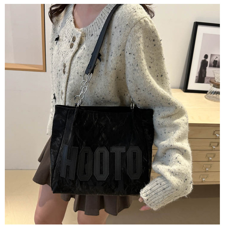 Large-capacity tote bag, high-quality and fashionable handbag for women, simple letter underarm bag for college students in class and at work undefined