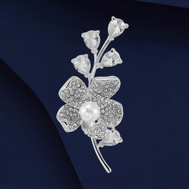 Elegante Perlen- Und Diamant-brosche Im Kirschblüten-design_voghion.com