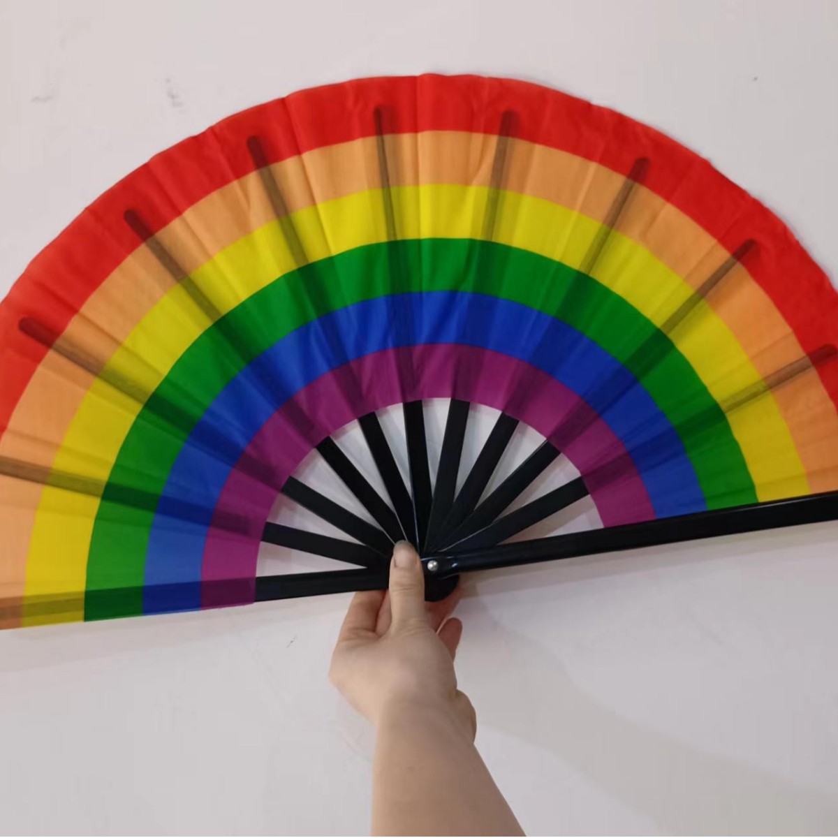 En stock transfronterizo Kung Fu ventilador de sonido ventilador de bambú ventilador de productos hechos a mano estilo chino regalo danza ventilador de comercio exterior ventilador