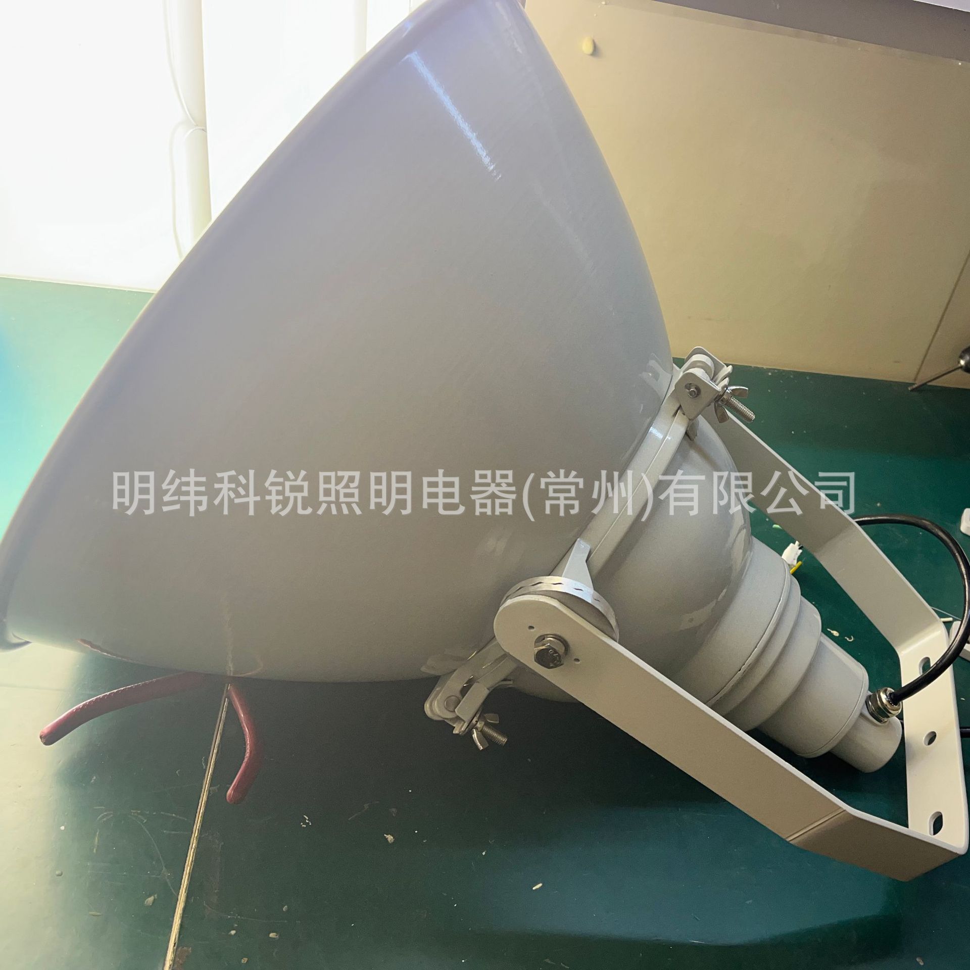 NTC9200�����ͳ�ǿͶ���1000W��±��IP65��ˮ�����������