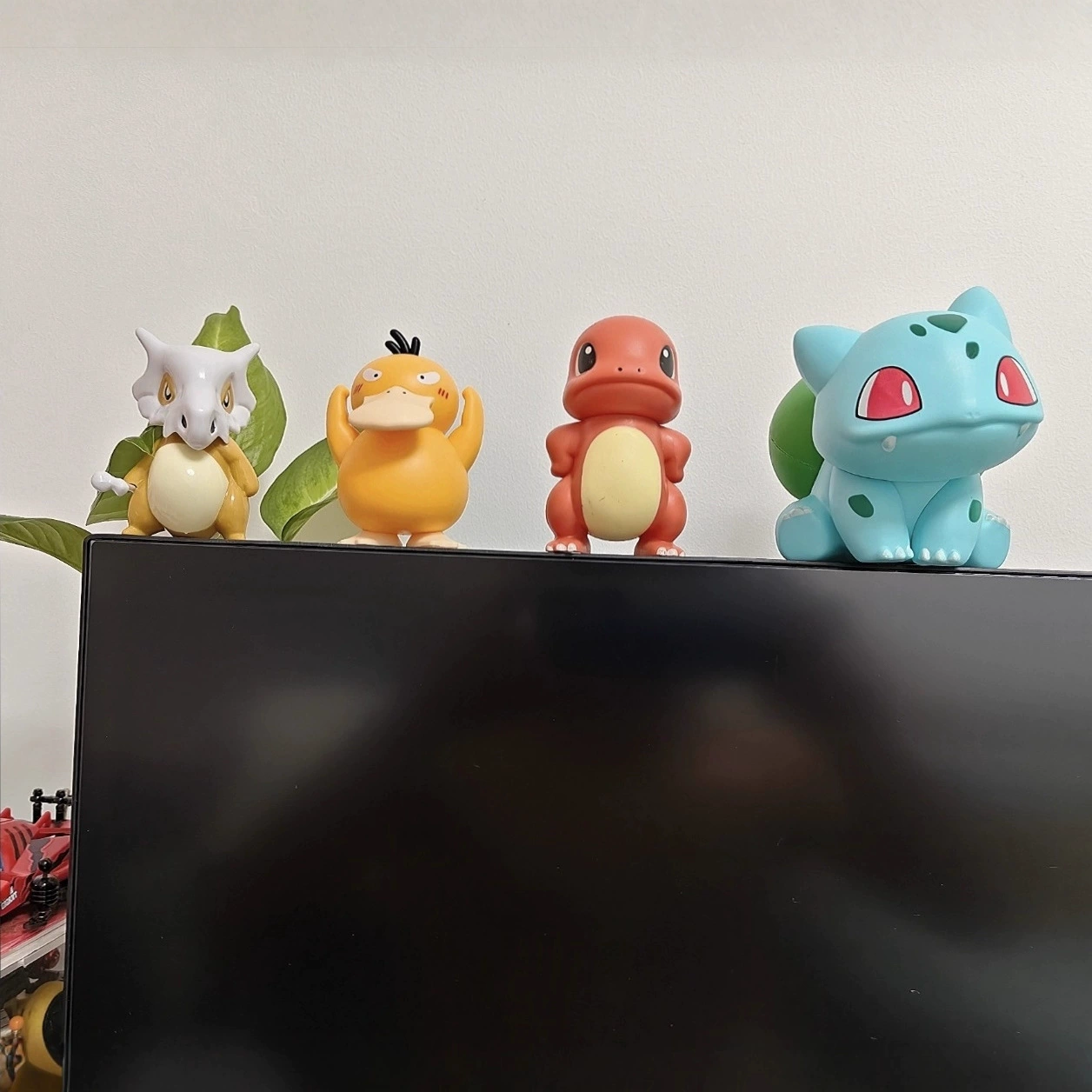 Автомобильные украшения для мотоциклов, популярные настольные фигурки: пухлый тигр, пухлая девочка, Шин-чан, Покемон Пикачу