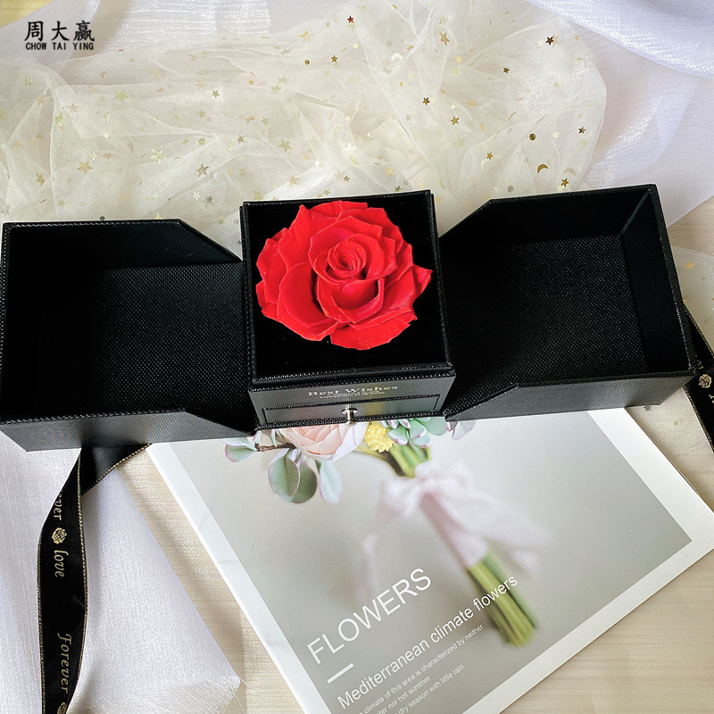 더블 푸시 영원한 장미 선물 상자에는 목걸이가 포함되어 있지 않습니다.