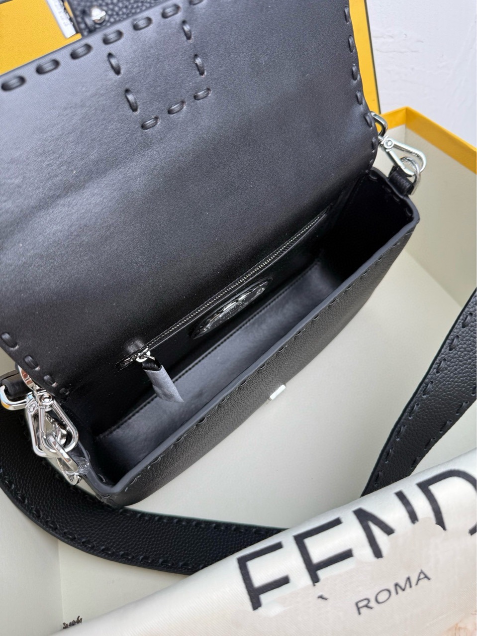 F-Brand Genuine Leather Niche Retro Baguette Bag Women's Shoulder Crossbody Bag High-End French Underarm Bag - Thumbnail 5