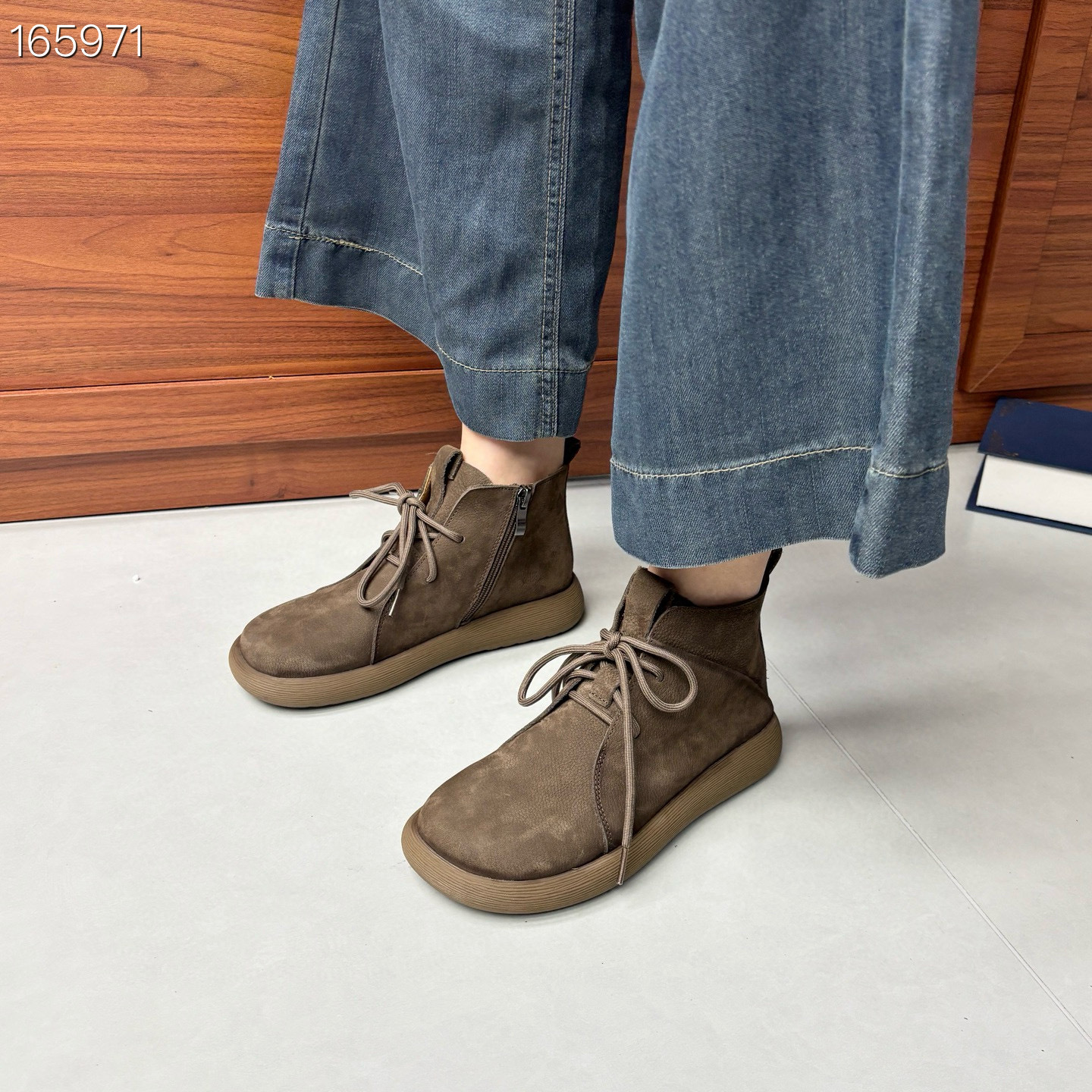 Boot nữ da thật cổ cao mũi tròn dây kéo bên lót nhung ấm — Màu xám