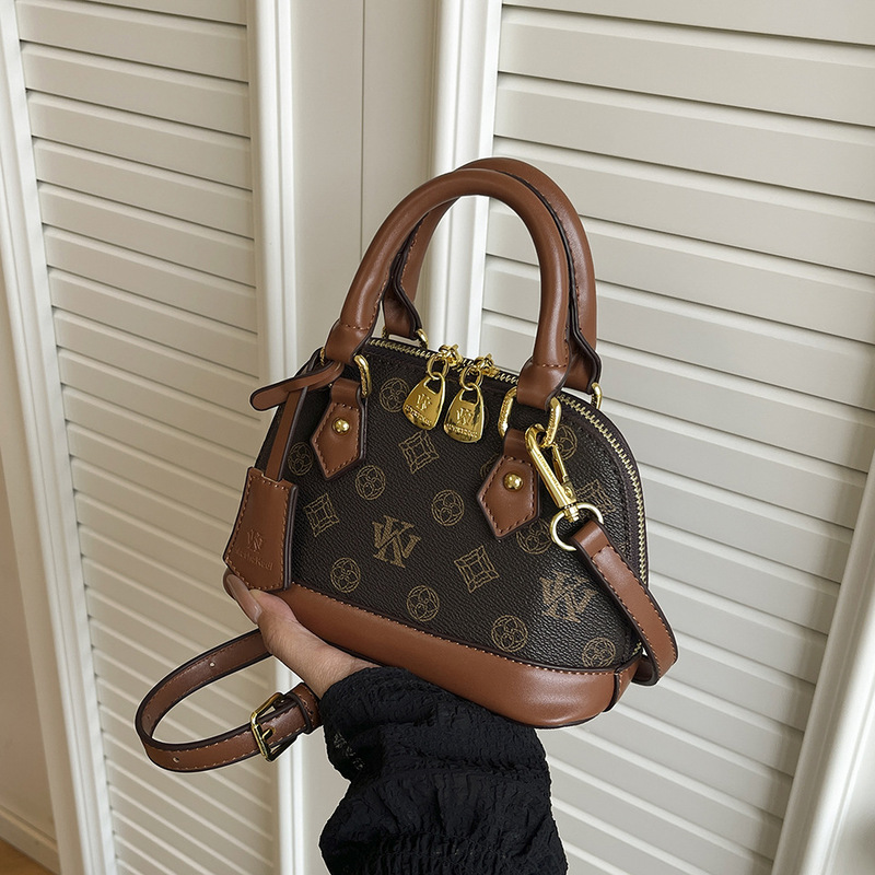 2025 New Fashion Shell Bag, Niche Trendy High-End Shoulder Bag, Versatile and Stylish Commuter Crossbody Bag for Women 2025 New Fashion Shell Bag, Niche Trendy High-End Shoulder Bag, Versatile and Stylish Commuter Crossbody Bag for Women