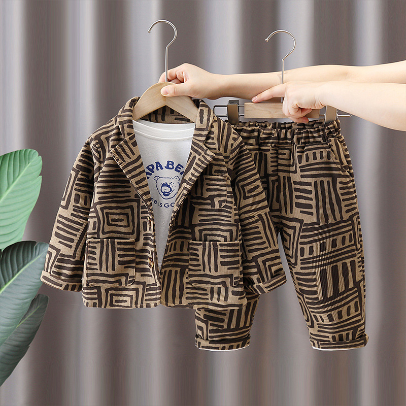 6140 Traje para niños Traje de primavera y otoño 2025 Nuevo chico guapo Traje a rayas de celebridades de Internet Vestido de primavera