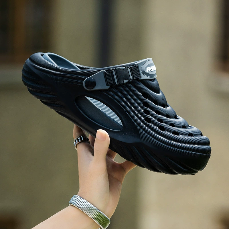 Мужские тапочки 2025 новые уличные сабо для вождения и пляжа, популярные летние сандалии с открытым носком