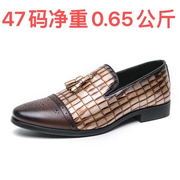 Zapatos de hombre grandes nuevos zapatos de cuero casuales de moda retro de un pie zapatos de cuero de punta de moda zapatos de boda de hombre