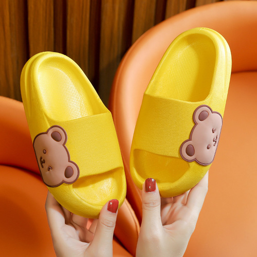 Cartoon children's slippers with a sense of stepping on shit in the summer for outdoor use, bathroom bathing, baby indoor home, cute non-slip slippers