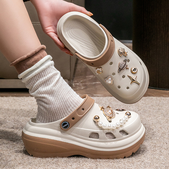 Ggglu Sunshine Road Light Wheel Hole Shoes Women's Outerwear 2025 New One-Piece Baotou Sandals Heightening Thick Soles
