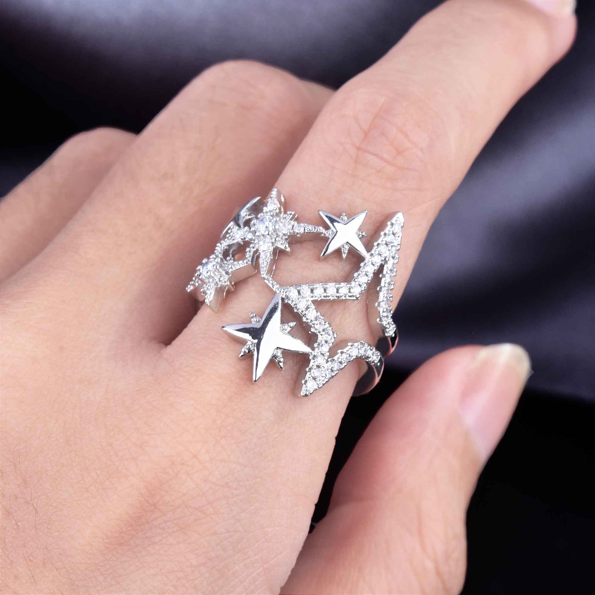 Nischen-designer-original-all-match-persönlichkeit Schmuck Fünf-ecken-stern Ring Ins Wind-zirkon-eröffnungs Ring display picture 5