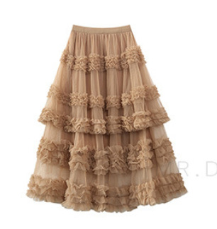 2025小衆アンドロメダの雰囲気感ロングスカート韓国系シンプルなネット糸は、ケーキを重ねてスカート4809を着ている