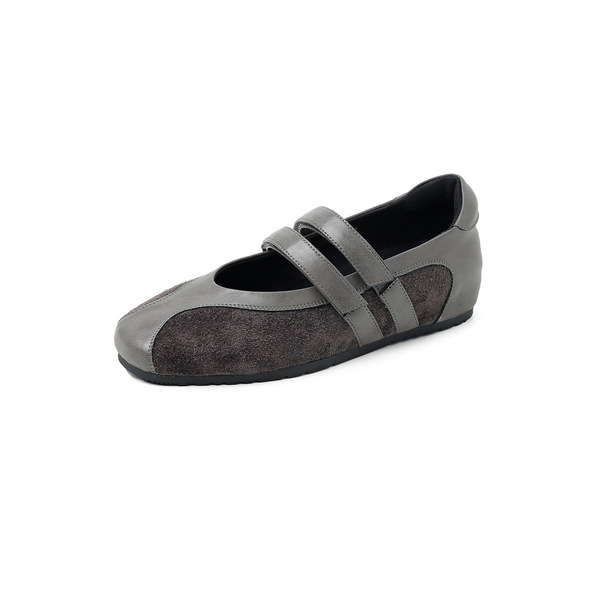 Retro casual footwear