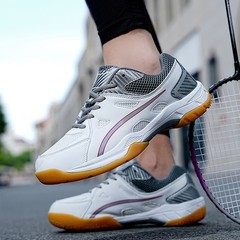 新しい本物の衝撃吸収プロバドミントンシューズバレーボールシューズ男女学生スポーツシューズテニス卓球シューズ滑り止め