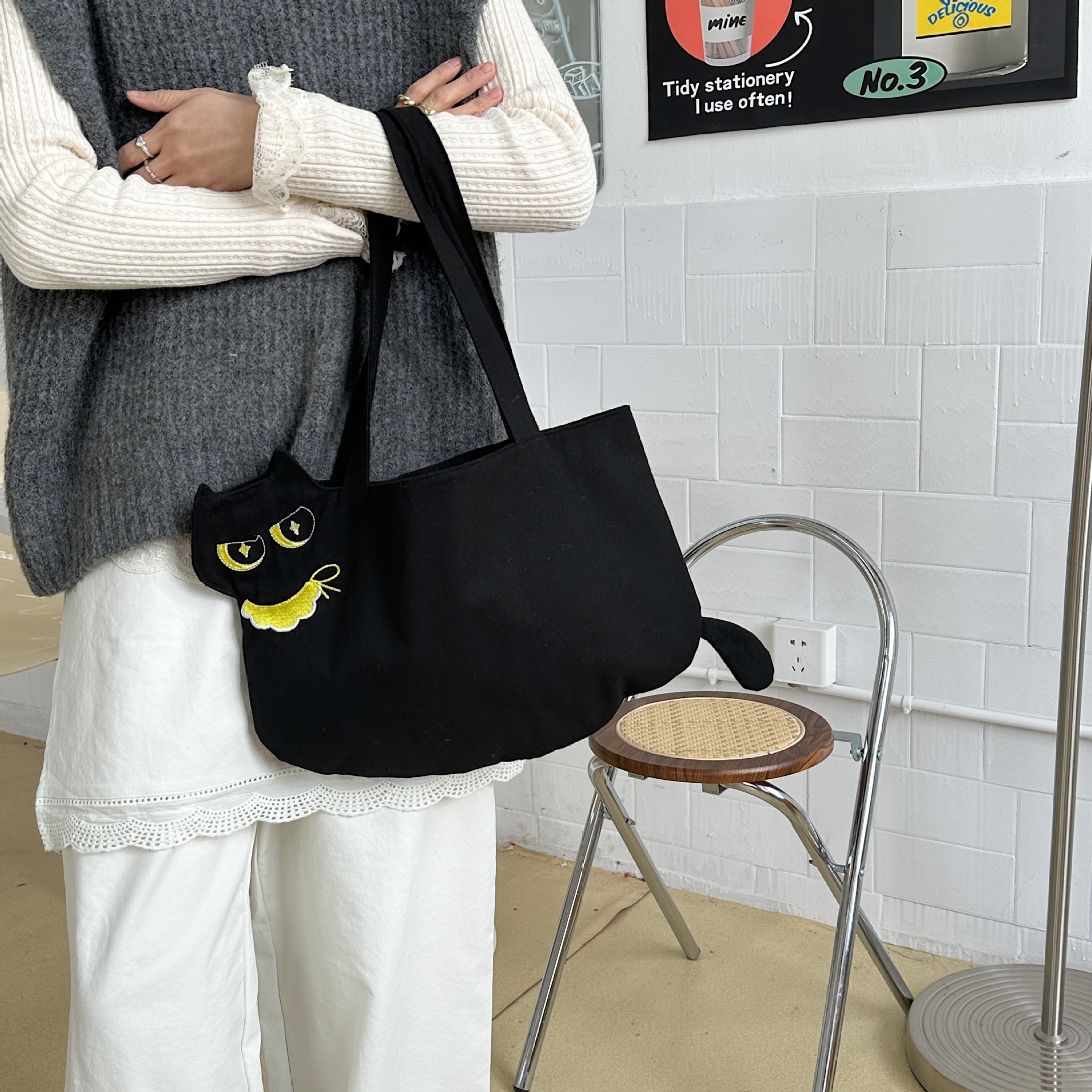 Women's Canvas Cat Cute Square Open Tote Bag display picture 22