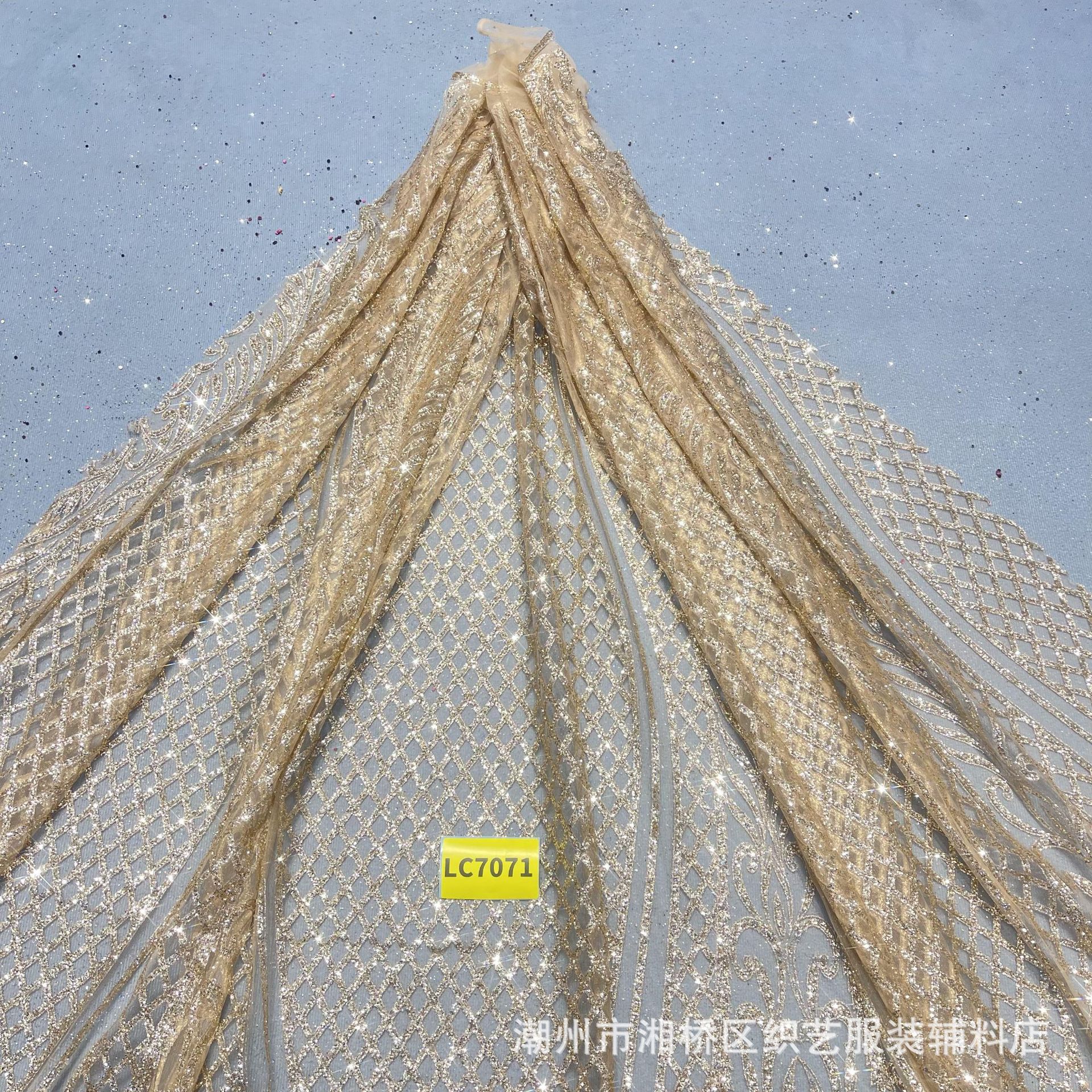 LC7071款单色10码起订 喷金婚纱晚礼服面料洒金婚礼服网眼布