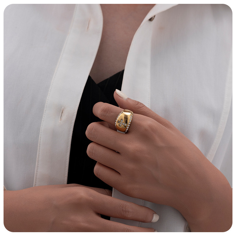 Tina transfronteriza 18k oro inoxidable diamantes de diamante cruz de acero de titanio anillo retro versátil no se desvanece anillo de mujer