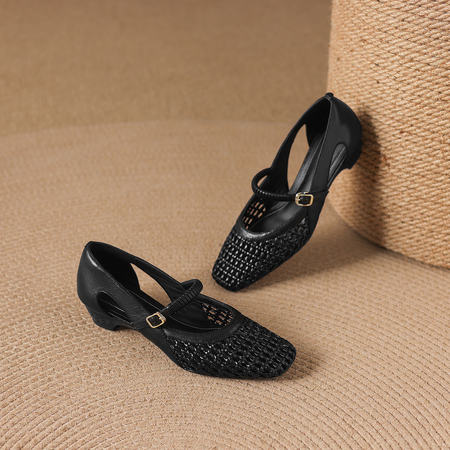 Giày sandal nữ gót thấp 3 cm mũi vuông hở bên da cừu đi làm — đen