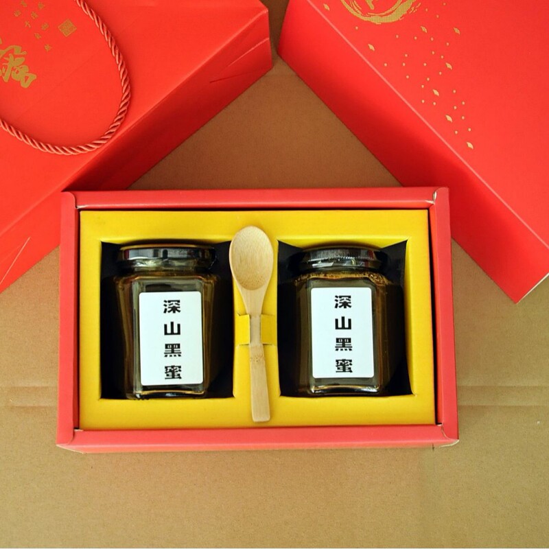 Chinese Herbal Medicine Nectar Source Deep Mountain Black Honey Gift Box Pure Honey Bee Farm Mature Raw Honey Holiday Gift for the Elderly Health Gift