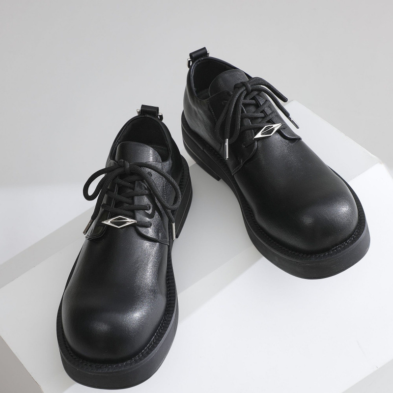 ShoeVault White Cleanfit Herrenschuh, Derby mit Zehensteg, der die Körpergröße erhöht und sich ideal für Pendler eignet, trendiges Ledermodell für Herren (2025)._voghion.com