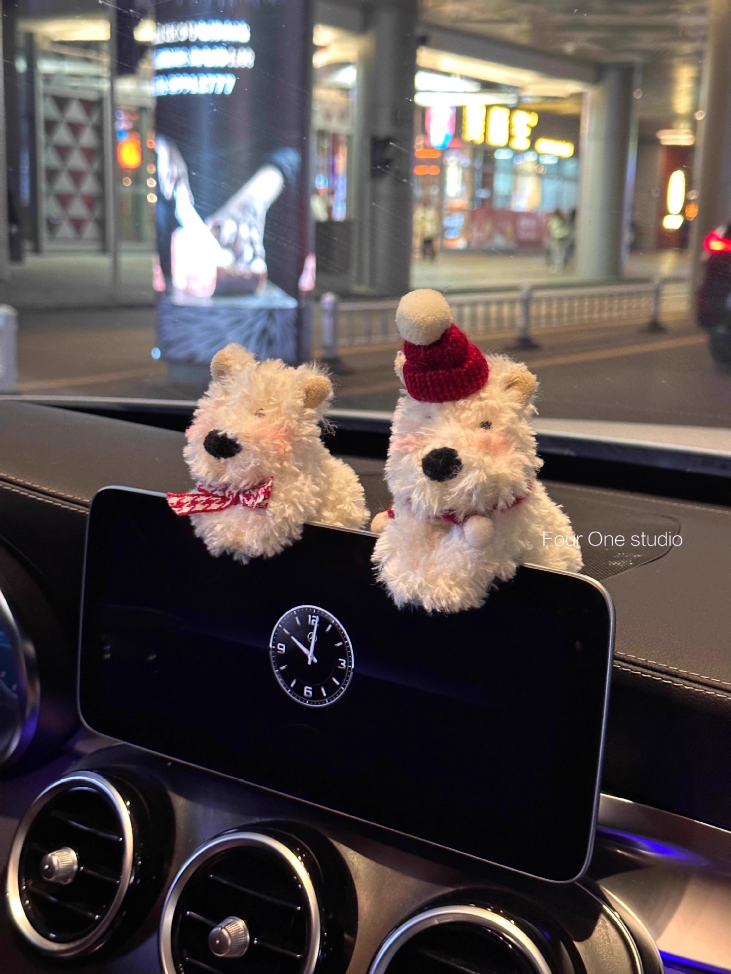 West Highland Car Screen Ornament, Doodle-Style Puppy Car Dashboard Screen Decoration, Car Interior Accessory, Christmas Gift