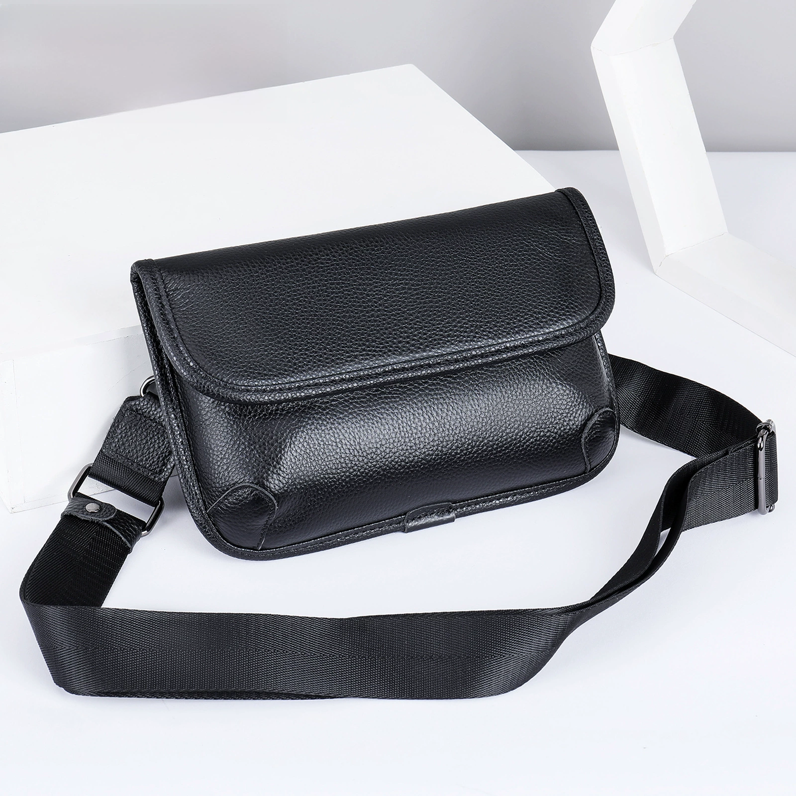 Leather small bag, shoulder bag, one-shoulder bag, genuine leather, cowhide, high-end