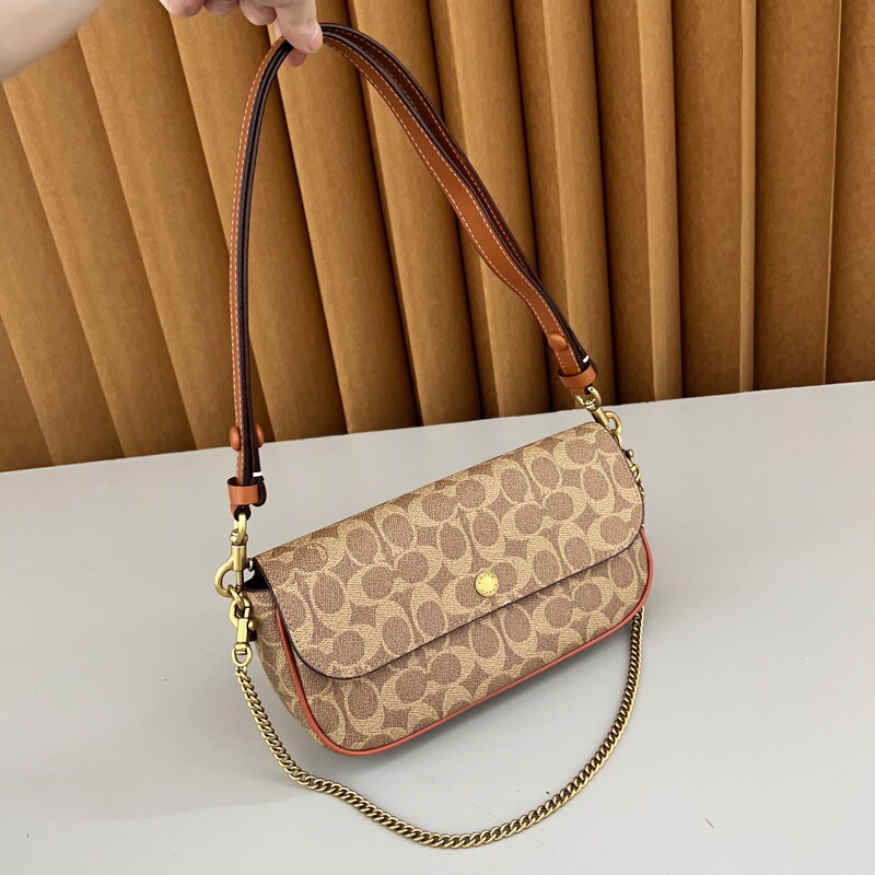 Coach's New Women's Brook Underarm Chain Baguette Bag Carriage Presbyopic Retro Satchel Shoulder Crossbody Envelope Bag
