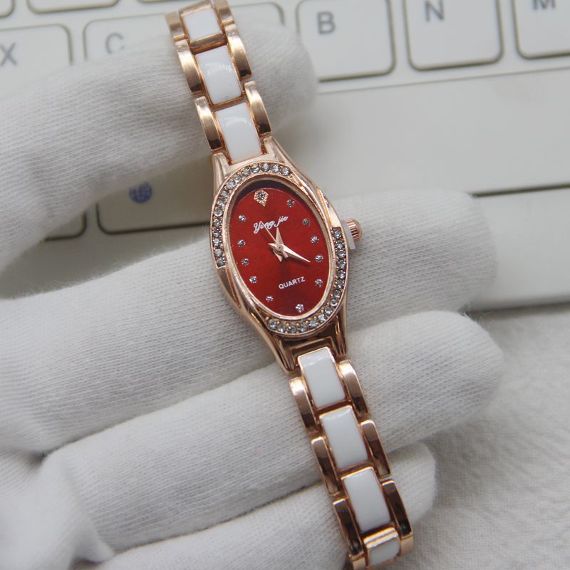 Cross-Border Hot Selling Compact Oval Glue Bracelet Watch for Women Simple and Elegant Student Watch Quartz Watch Wholesale