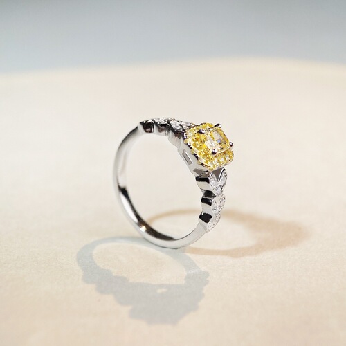 S925 sterling silver ring for women, light luxury, high-end four-claw yellow diamond, small sugar cube diamond ring, Xiaohongshu same style ins style