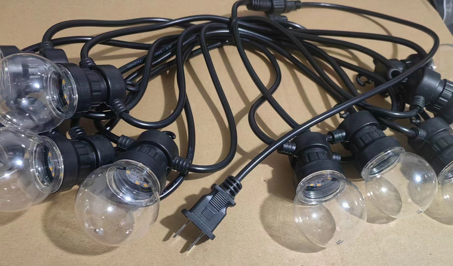 따뜻한 투명 쉘 칩