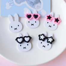 热销可爱卡通兔子亚克力饰品配件发饰奶油胶diy材料批发pj1816