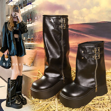 2025年秋季新款韩版超纤马丁靴女高跟圆头中筒皮靴时尚修身设计