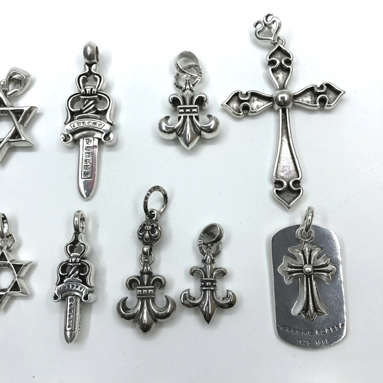 Classic Clover Pendant 8