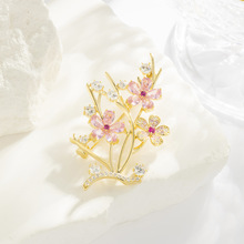 时尚优雅梅花胸针 小众设计高级感花束胸花 新品个性别针西装配饰