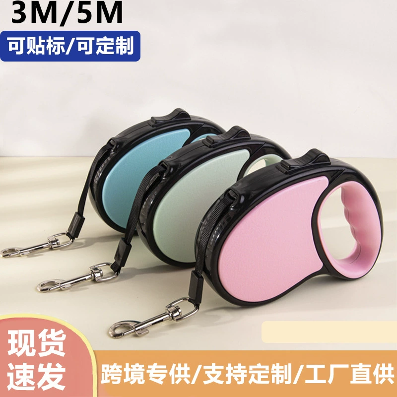 Трансграничный взрыв домашних животных собаки автоматический телескопический трактор выходит на улицу