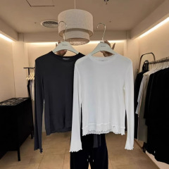 韓国の2025春の新型シンプルな小衆の貝の殻は身を修める底のシャツの長袖のtシャツの女性の天糸の上着を掛けます。